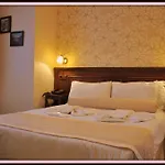 Center Hill Hotel