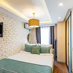 Interstar Hotel