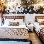 Lazz City Hotel