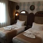 Golden Pen Hotel