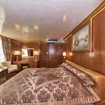 Cevheri\'S Hotel