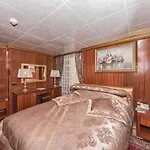 Cevheri\'S Hotel