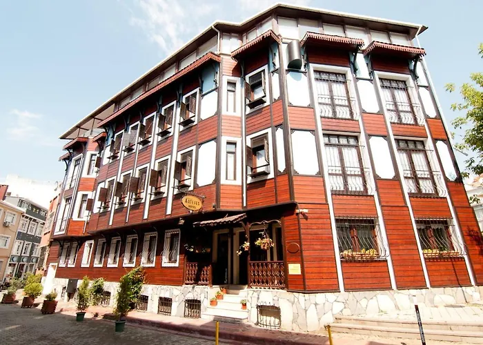 Artefes Hotel Old City