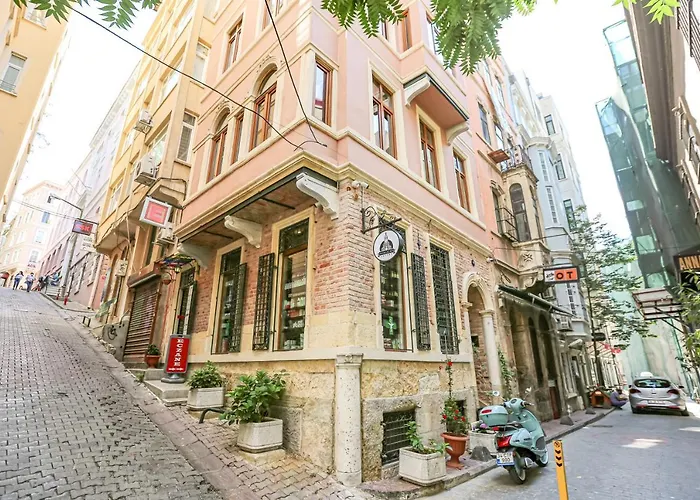 No 8 Galata