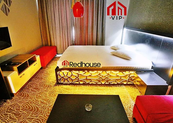 Red House Vip Apartmant Suites