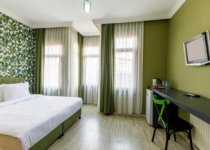 Senior Pera Suites