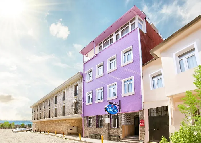 Seven Roses Apart Hotel