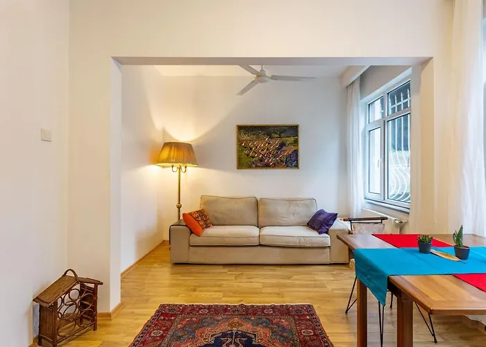 Lovely And Colorful Flat In Cihangir, Beyoglu