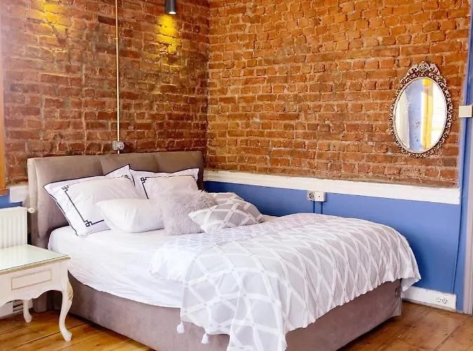All Building/5Floors/ Garden In Balat