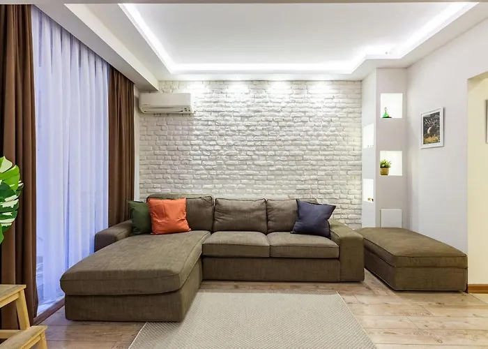 Missafir Exquisite Flat With Backyard And Excellent Location Near Trendy Attractions In Nisantasi, Sisli
