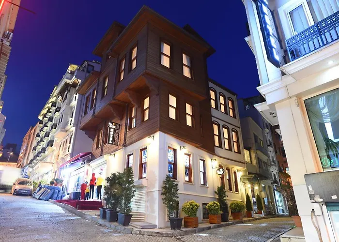 Elyka Hotel
