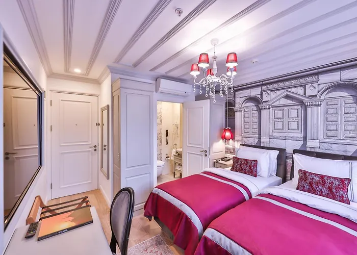 9 Doors Hotel (Adults Only)