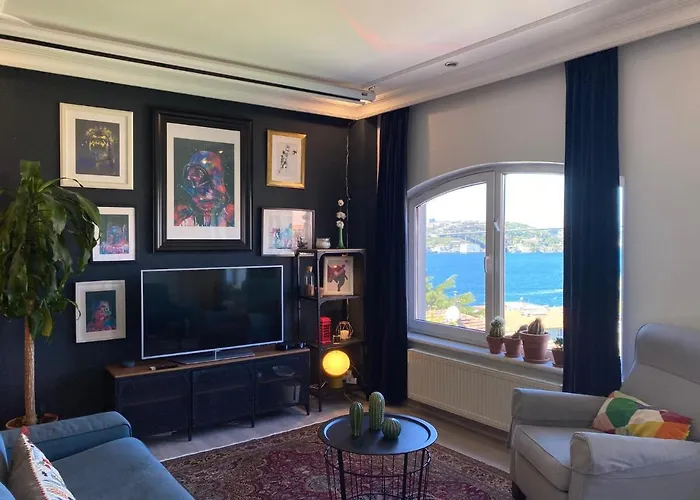 Delightful Apartment With Backyard And Bosphorus View In Uskudar