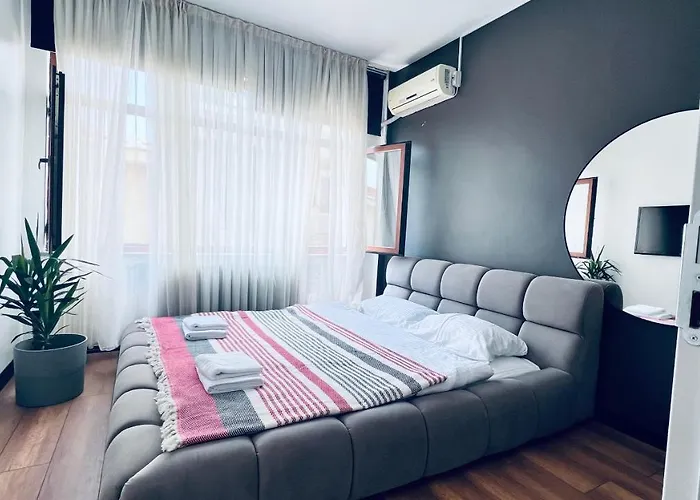 New Renovated 3 Bedroom 2 Bathroom Laleli