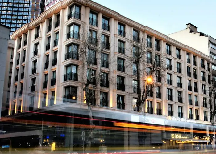 Grand Aras Hotel & Suites
