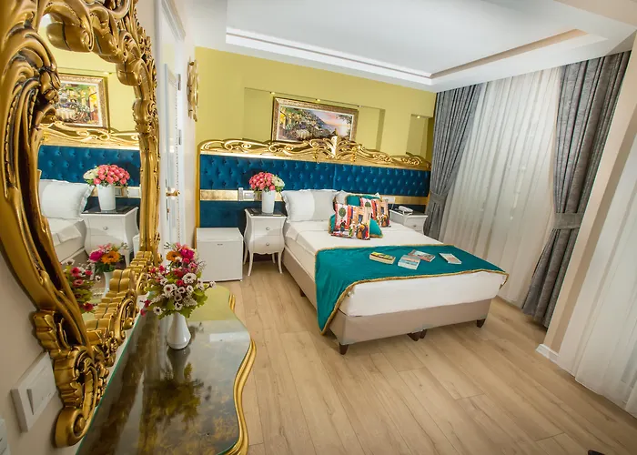 Atlantis Royal Hotel