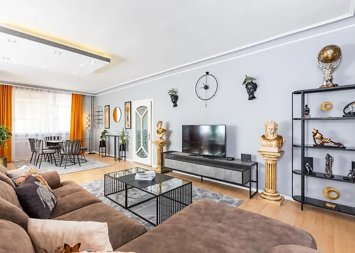 Spacious Apartment On Bagdat Street Kadikoy