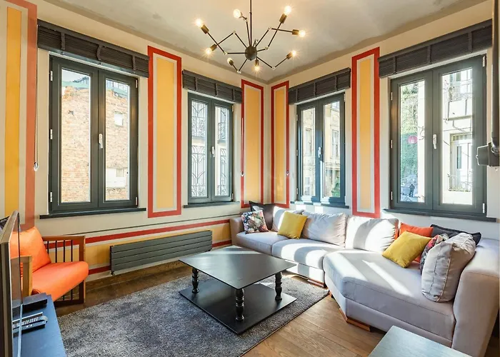 Historical Flat With Hammam Near Taksim