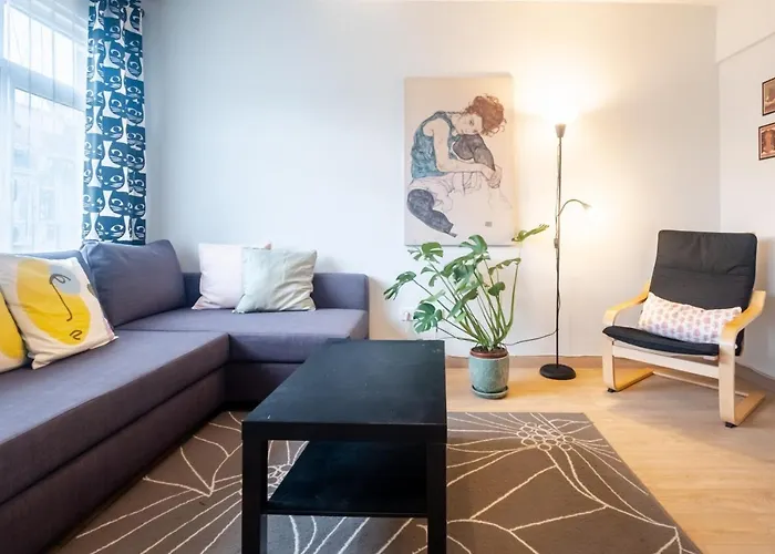 Flat With Balcony Near Bull Statue In Kadikoy