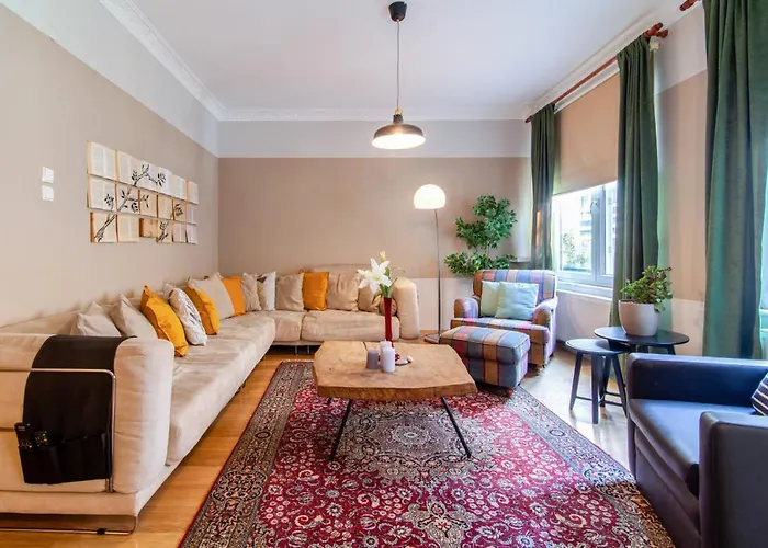 Vibrant Flat With Balcony In Sisli