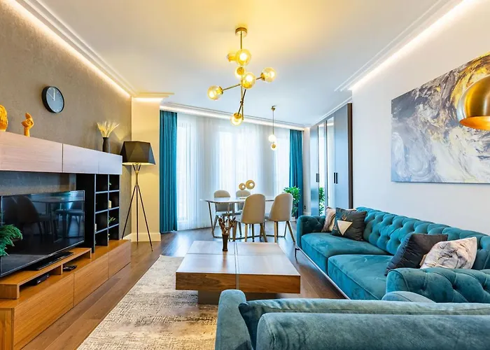 Trendy Beyoglu: Stylish Residence Nearby