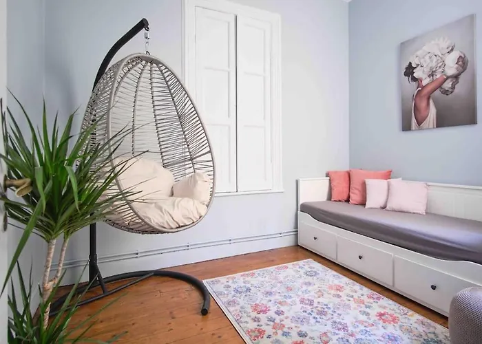 Modern&Old Style Flat In The Center Of Cihangir