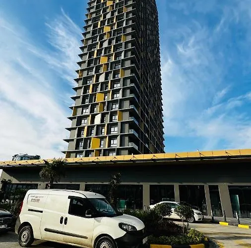 Lux Residence Next To Outlet In High Floor 26