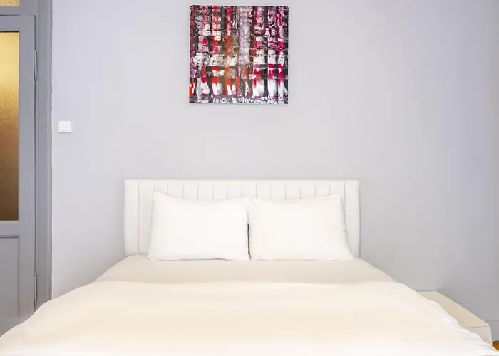 Refreshing And Central Apartment In Beyoglu