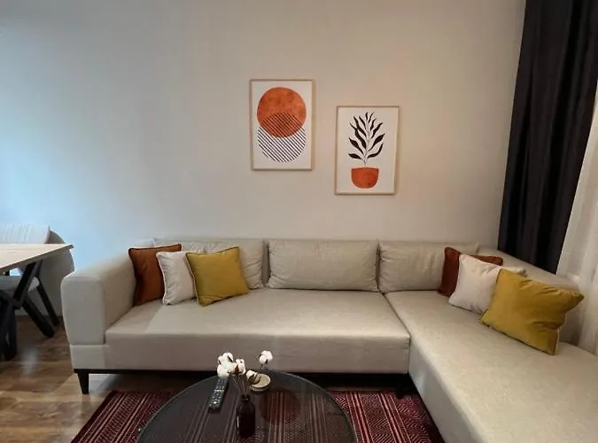 Peaceful And Perfectly Located Apartment In Cihangir