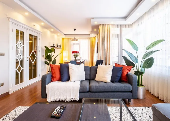 Captivating Flat With Balcony Near Besiktas Pier