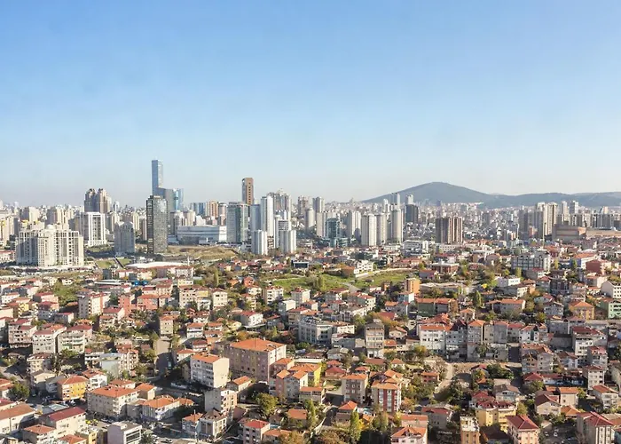 Charming Flat With Gorgeous City View In Atasehir