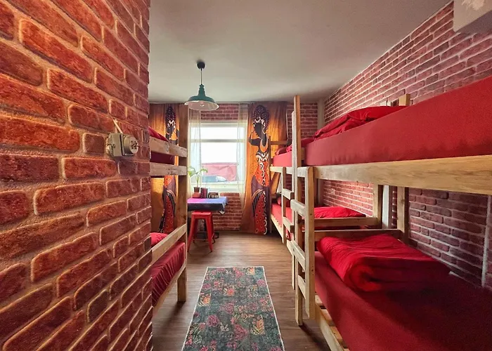 Lola Backpacker\'S Hostel