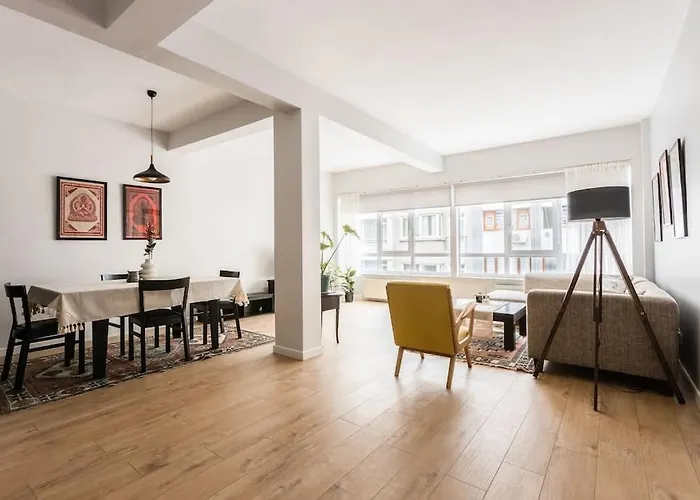 Spacious Apt W/ Amazing Location