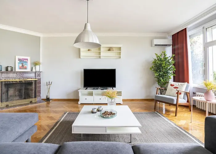 Spacious Flat Near Caddebostan Coast