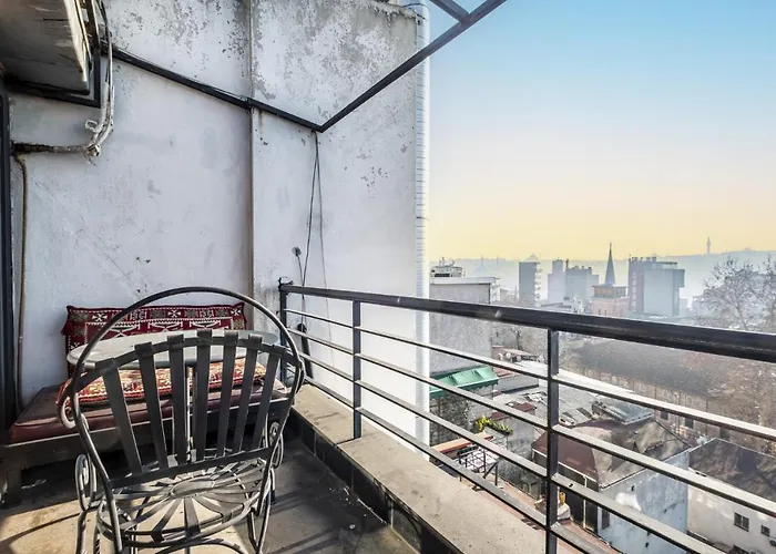Authentic Flat With Excellent Location In Beyoglu