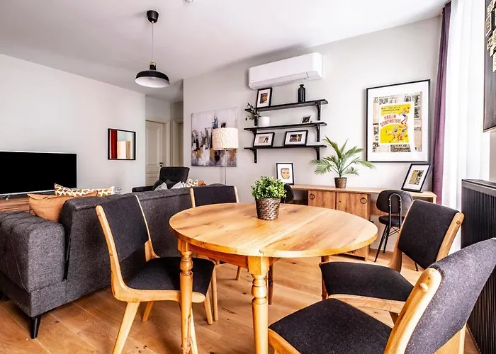 Charming Flat With Central Location In Beyoglu