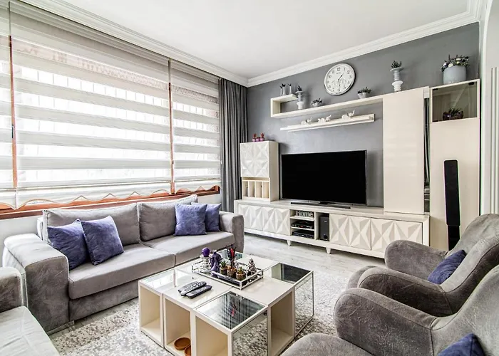 Cozy Flat Near Various Popular Attractions In Moda