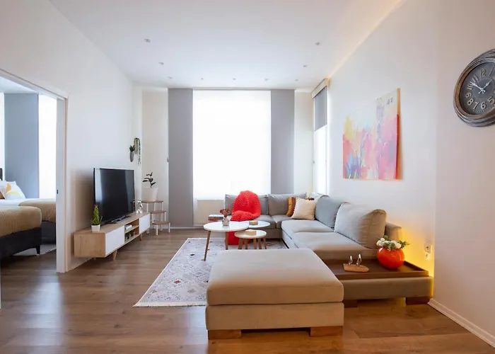 Modern Flat With Central Location Near Nisantasi