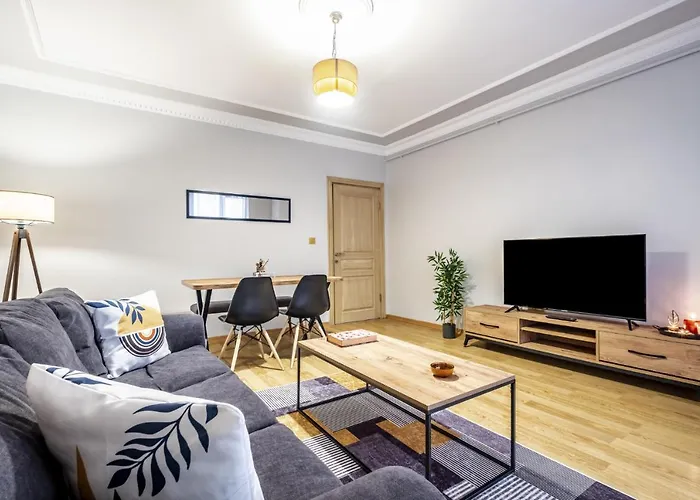 Central Flat Near Shopping Malls In Kagithane