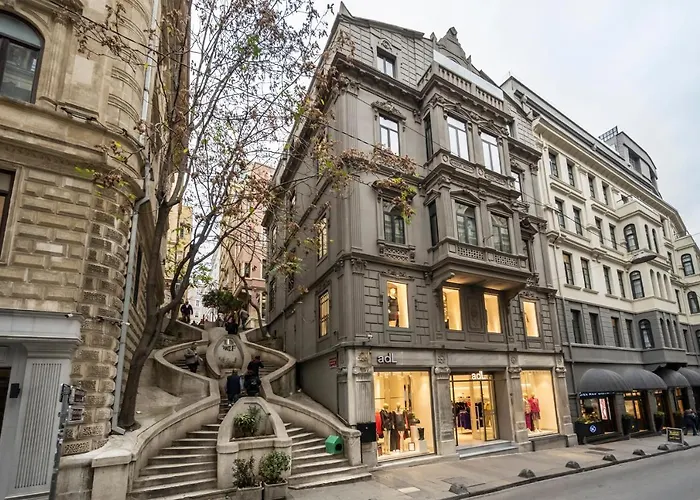 Decamondo Residence