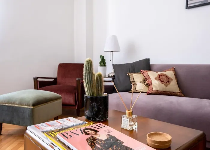 Spacious Flat With Central Location In Beyoglu