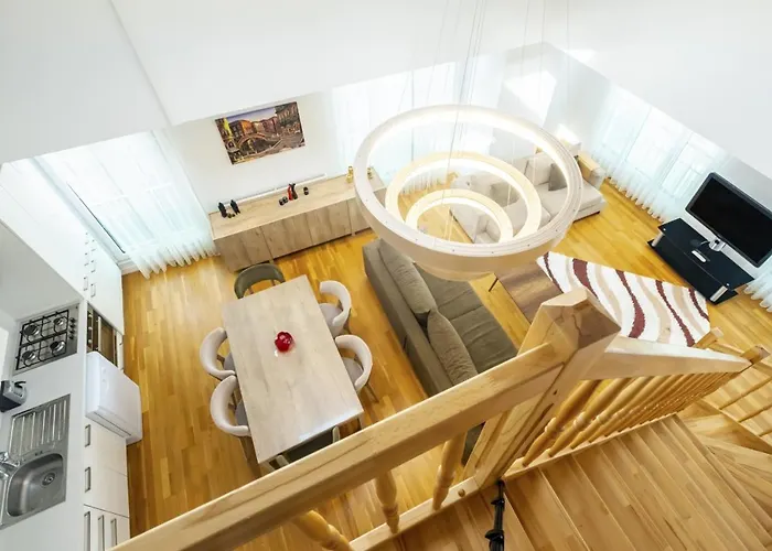 Chic Flat Near Public Transportation In Goztepe