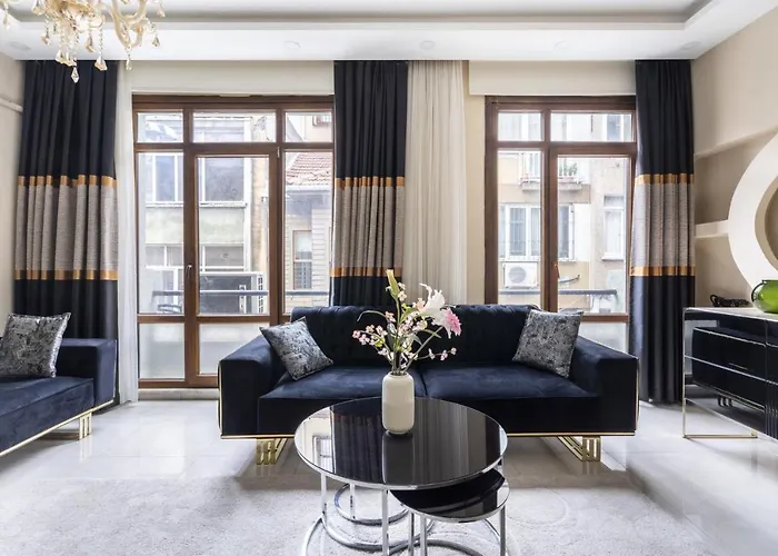 Central Flat With Balcony In Inonu Sisli