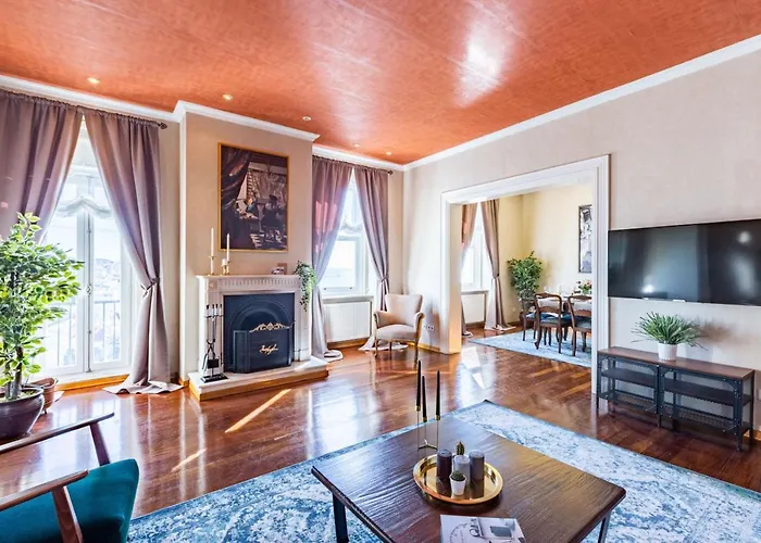 Enchanting Flat In Beyoglu With Bosphorus View