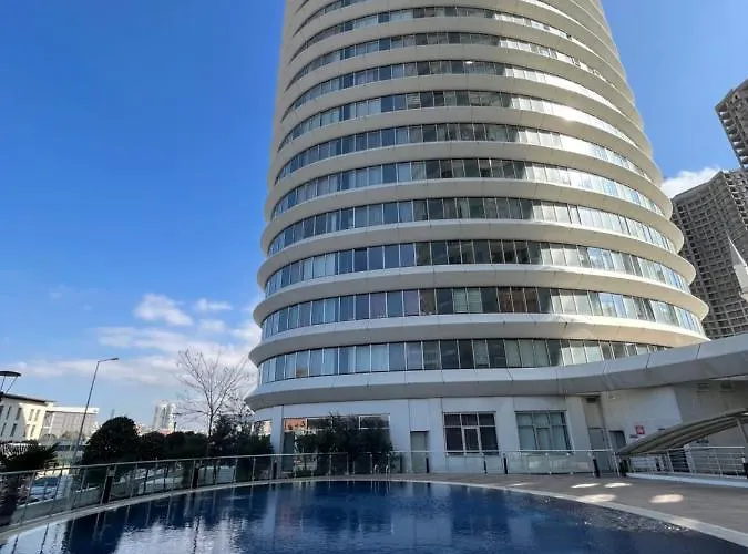 Luxury Residence With Pool In The Center Of Istanbul