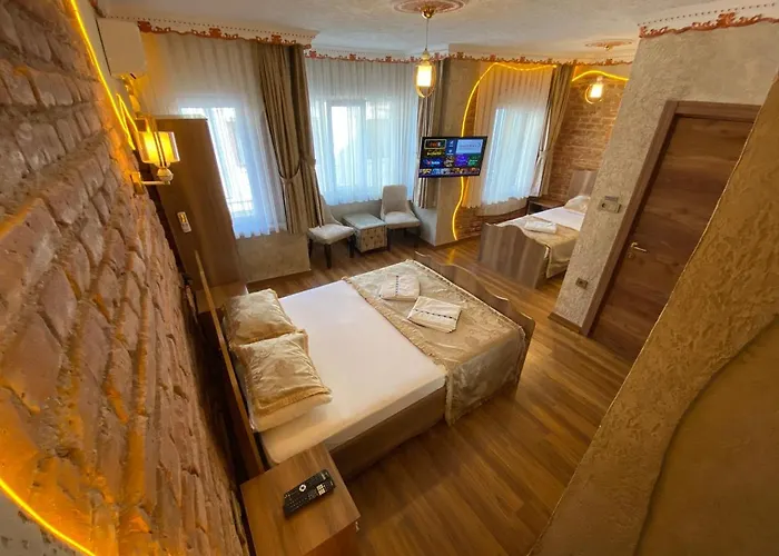 Golden Arrow Old City Hotel