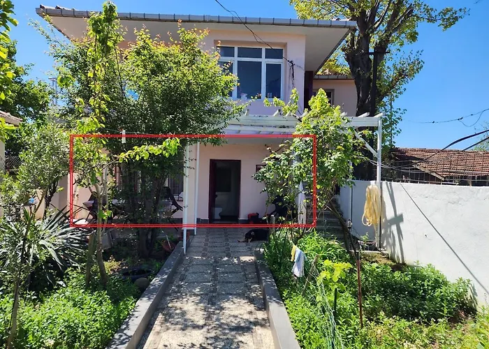 Two Bedroom Flat In The Garden At The Bosphorus