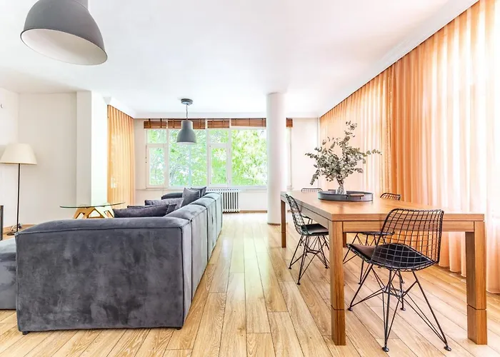 Flat W Balcony 1 Min To Bagdat Avenue In Kadikoy