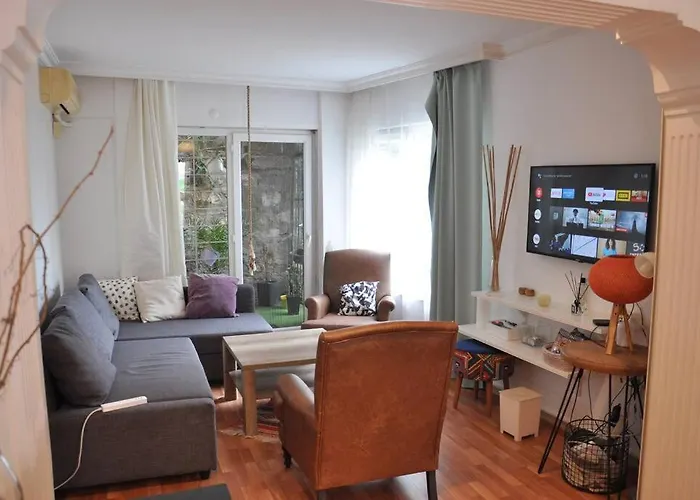 1+1 Flat In Cihangir With Cozy Backyard