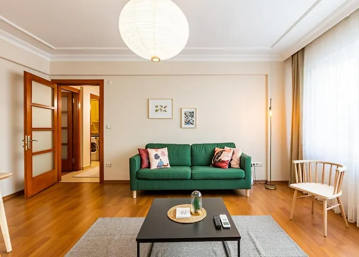 Colorful Apartment Near Popular Attractions In Sisli